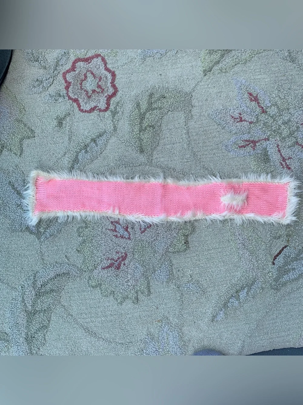 Dickens’s Closet Pink Knit Pet Scarf with White Faux Fur Trim